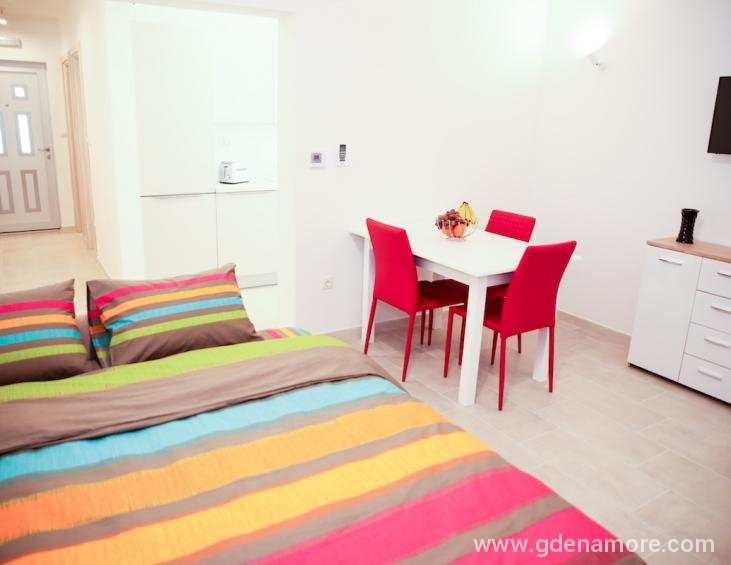 13.Redmonte dnevni sofabed